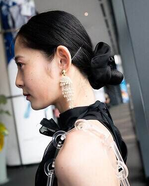 SAYUMIさん - グラウンズ(grounds)、マメ クロゴウチ(Mame Kurogouchi)｜渋谷ストリートスナップ - 写真9