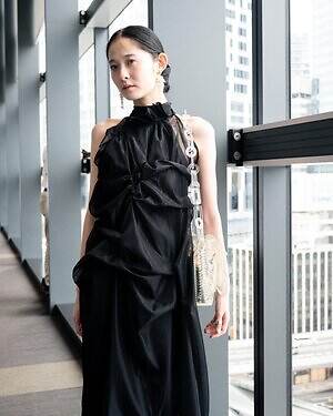 SAYUMIさん - グラウンズ(grounds)、マメ クロゴウチ(Mame Kurogouchi)｜渋谷ストリートスナップ - 写真4