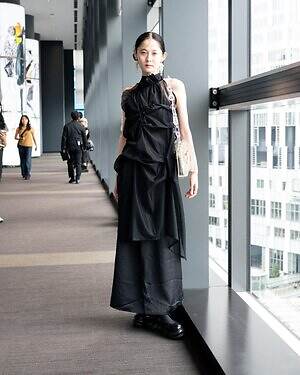 SAYUMIさん - グラウンズ(grounds)、マメ クロゴウチ(Mame Kurogouchi)｜渋谷ストリートスナップ - 写真2