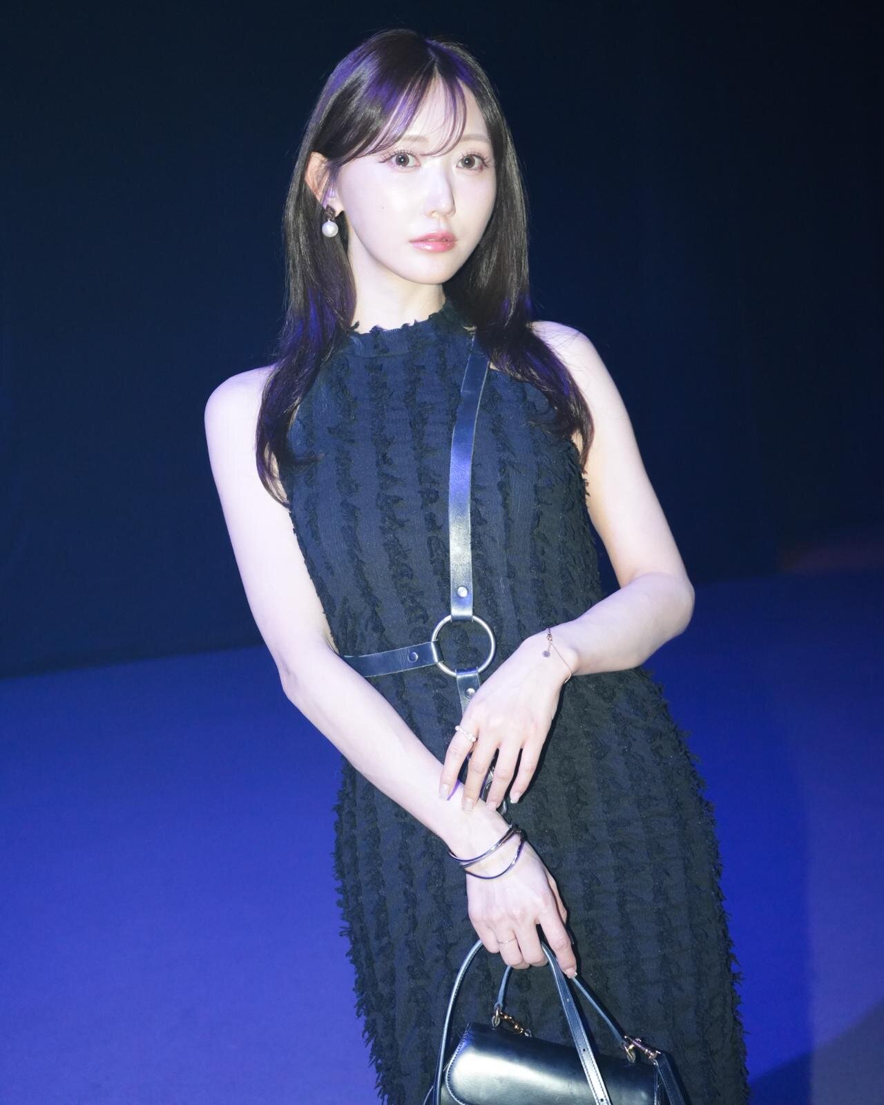 菅野 結以さん - セリーヌ(CELINE)、ミュウミュウ(MIU MIU)｜渋谷ストリートスナップ - 写真4