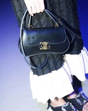 菅野 結以さん - セリーヌ(CELINE)、ミュウミュウ(MIU MIU)｜渋谷ストリートスナップ - 写真6