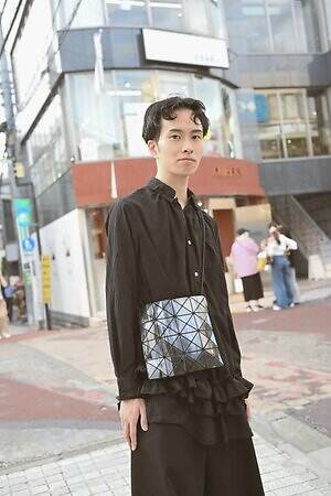 さとう みつあきさん - コム デ ギャルソン・コム デ ギャルソン(COMME des GARÇONS COMME des GARÇONS)、コム デ ギャルソン・オム プリュス(COMME des GARÇONS HOMME PLUS)｜原宿ストリートスナップ - 写真2