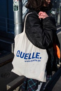 大山 涼夏さん - アルファ インダストリーズ(ALPHA INDUSTRIES)、ザラ(ZARA)｜原宿ストリートスナップ - 写真4