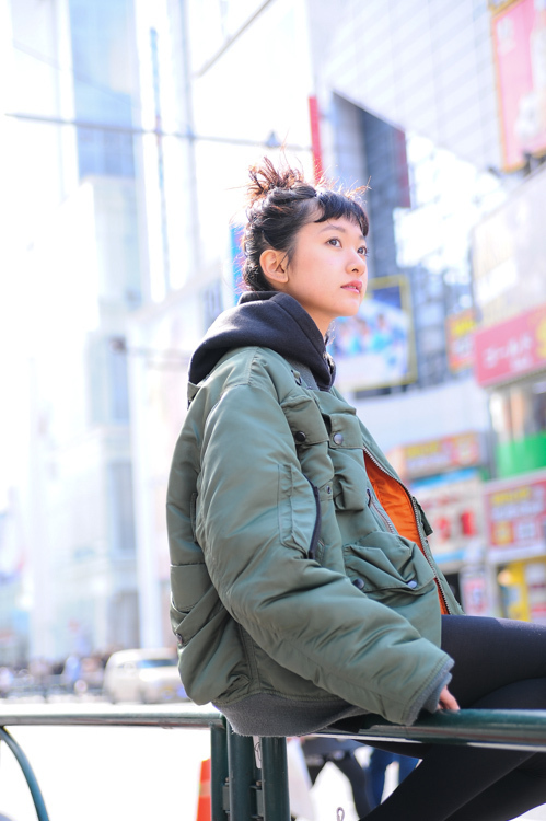 A BATHING APE アベイシングエイプ 長袖Tシャツ ラインストーン