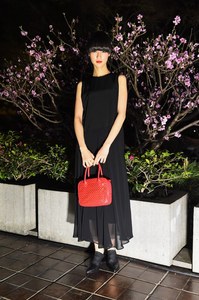 シシド・カフカさん - ワイズ ピンク(Y's Pink)、ワイズ(Y's)｜その他ストリートスナップ - 写真1