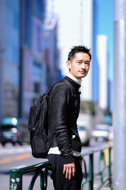 室谷 亮輔さん - リック・オウエンス(Rick Owens)、無印良品(MUJI)｜原宿ストリートスナップ - 写真2